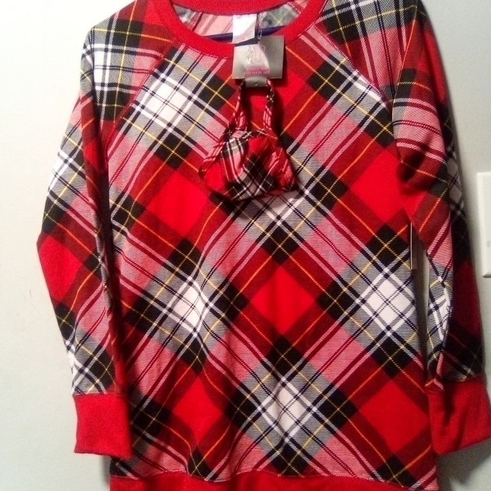 No boundaries ladies junior long sleeve tunic top. Size small.